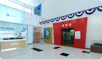 LNG Promotion Hall Lobby1