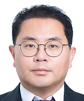 keun Su Park, Director